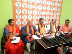IMG_20231104_131320_240-300x225 किसानों का मान, महिलाओं का सम्मान, युवाओं का पूरा ध्यान,अमित शाह का धमाका, मोदी गारंटी 2023 लांच सरकार बनते ही 25 दिसंबर को दे दिया जाएगा किसानों को दो वर्षों का बकाया बोनस