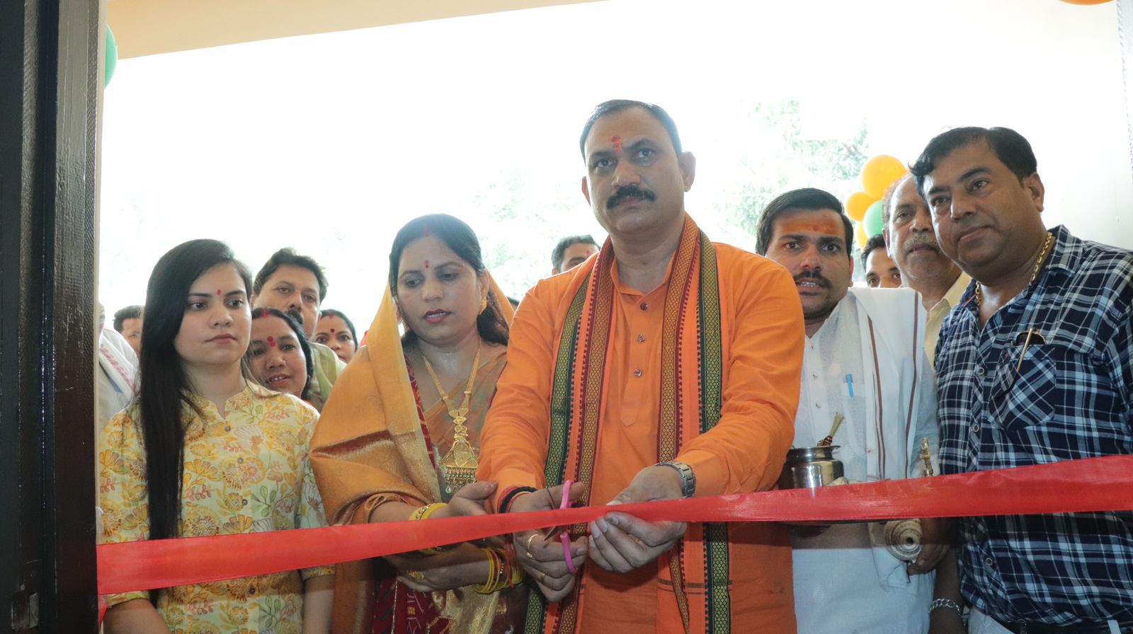 IMG-20240618-WA0016 चिरमिरी बीते दिवस हल्दीबाडी चिरमिरी क्षेत्रिय विधायक व स्वास्थ्य मंत्री छ0ग0 शासन श्याम बिहारी जायसवाल के स्थायी कार्यालय का लोकार्पण किया गया।